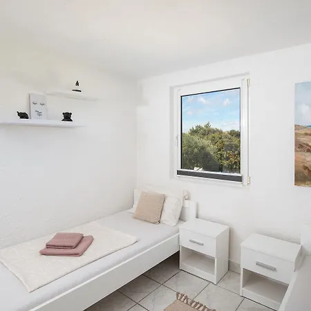 2 In Einem Haus * Ližnjan
